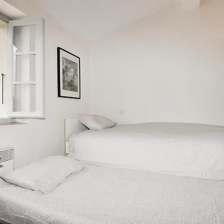 Gorgeous Home In Ceret With House A Mountain View